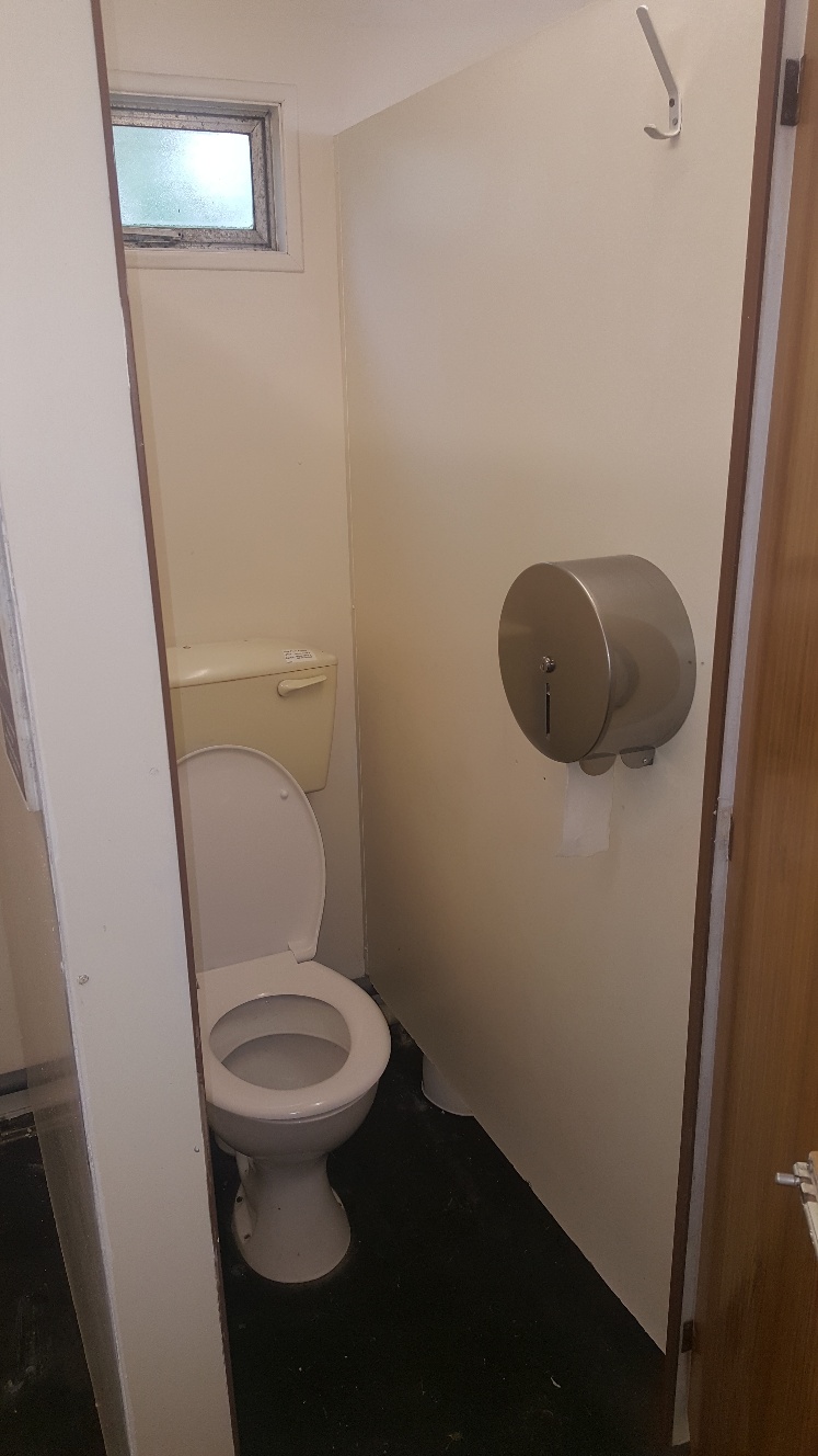 Hill Farm CL site toilet cabin - GENTS