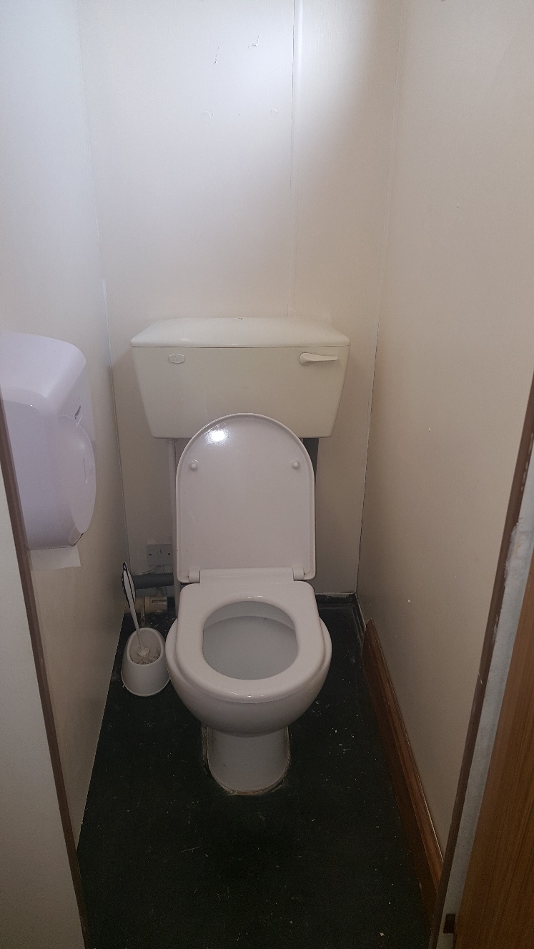 Hill Farm CL site toilet cabin - LADIES
